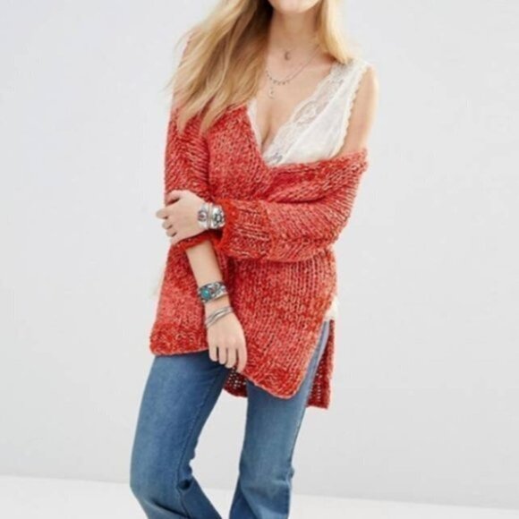 NWT Free People Georgia V Neck Chunky Knit Tunic Sweater in Red Size Medium - Picture 4 of 11